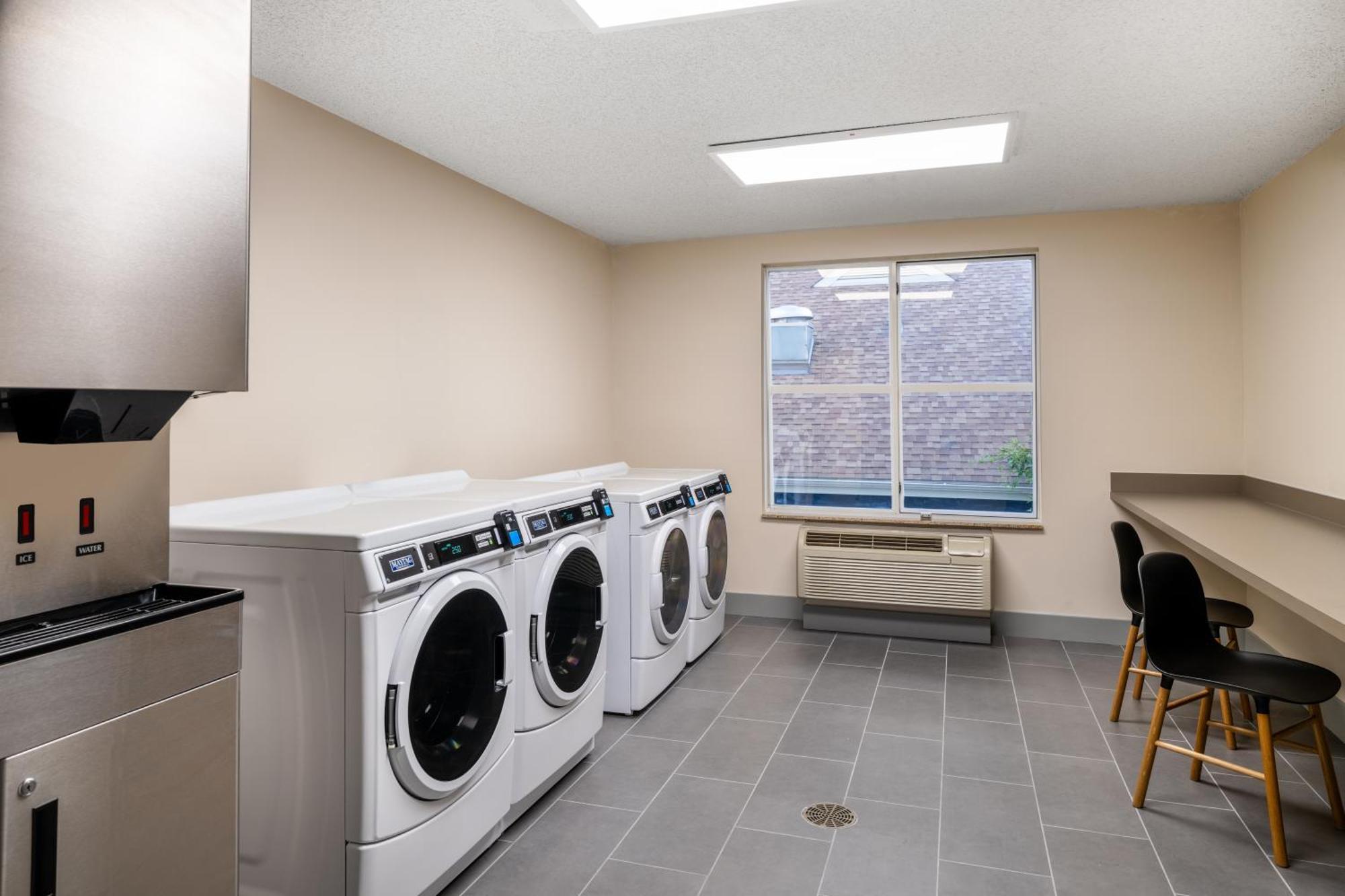 Hyatt House Colorado Springs Airport Hotel Ngoại thất bức ảnh